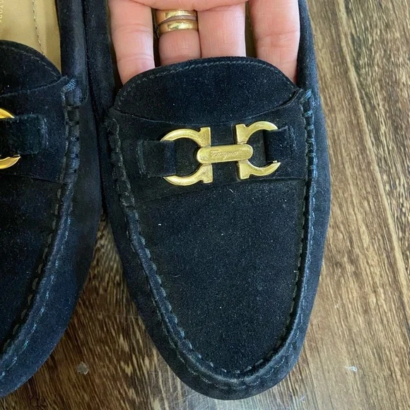 Salvatore ferragamo loafer .Black with gold hardwarre - Picture 13 of 13